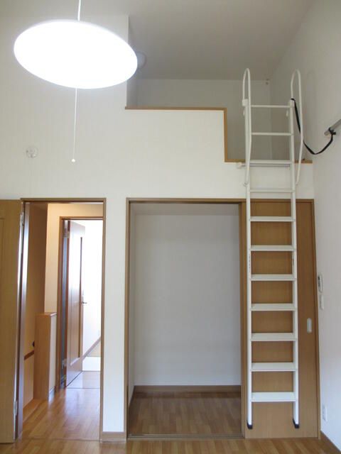 ファイン西荒屋 D棟の内装写真