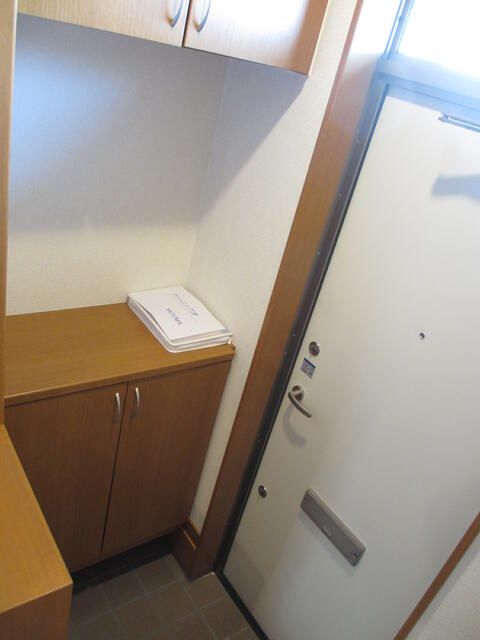ファイン西荒屋 D棟の玄関写真