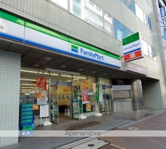 コンビニ　ファミリーマート田町東口店（コンビニ）まで100m