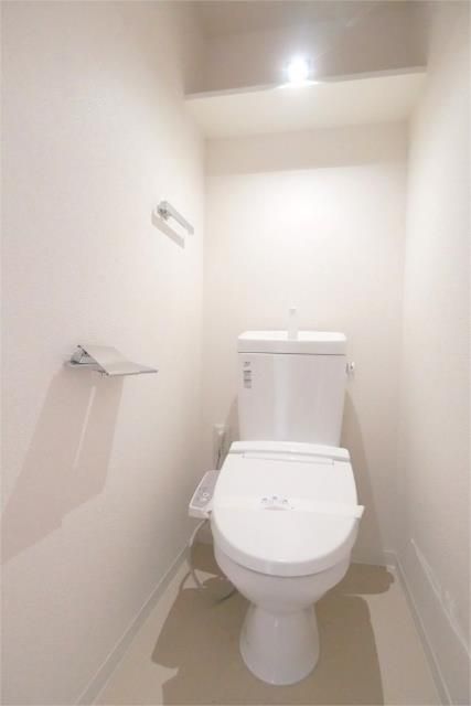 トイレ　別タイプ部屋　参考写真です