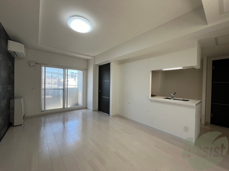 居室・リビング　広くてキレイなお部屋が広がっていて、充実した生活が送れそう。