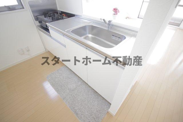 キッチン　コンパクトなキッチンで掃除もラクラク