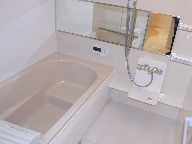 バス・シャワールーム　足ものばせて半身浴もできますよ！