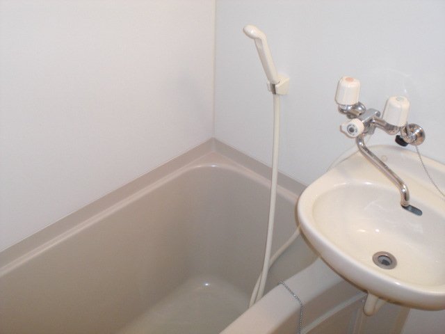 バス・シャワールーム　同じタイプのお部屋の写真です