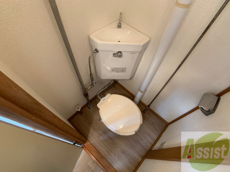 トイレ　こちらはトイレです。清潔感があり、安心して使用できます。