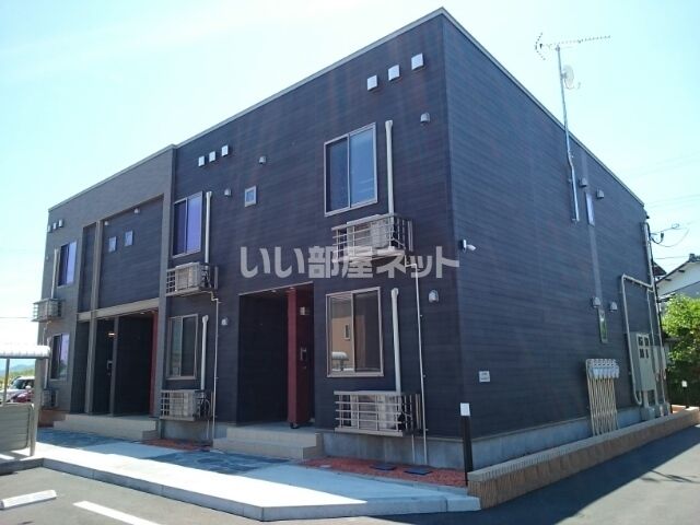 新潟市南区白根古川のアパートの建物外観