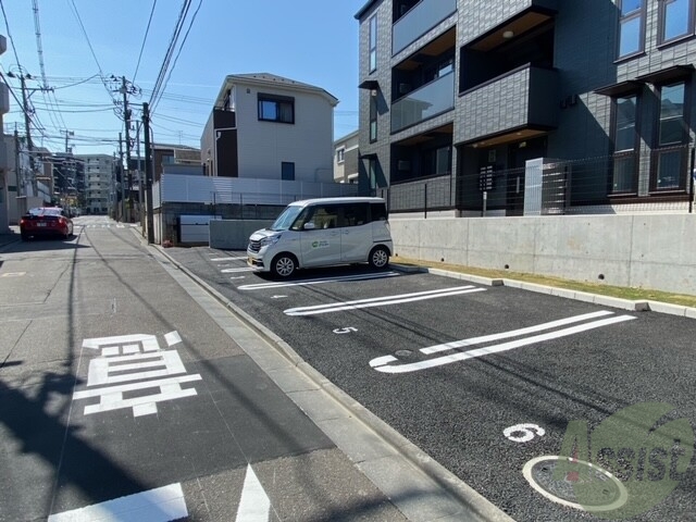 【仙台市青葉区柏木のアパートの駐車場】