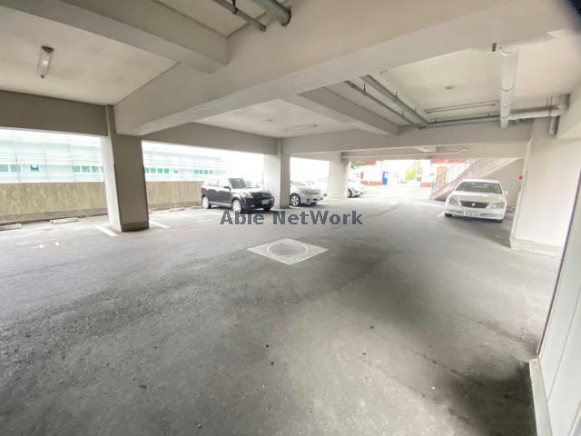 駐車場　駐車場