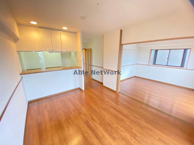 居室・リビング　203号室写真