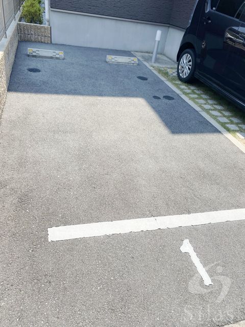 【堺市堺区出島海岸通のアパートの駐車場】