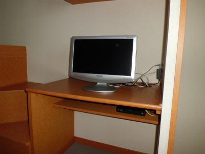 その他　テレビとレオネット。月々1600円でネット使い放題。