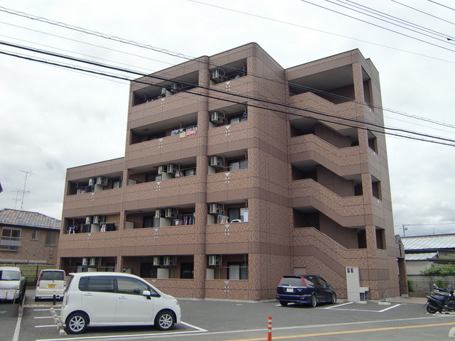 【ペティハウス壱番館の駐車場】