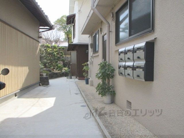 エントランス　通路