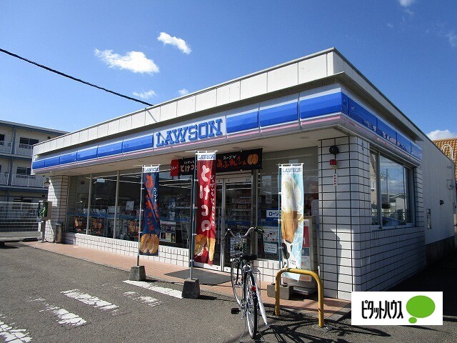 コンビニ　ローソン徳島応神店（コンビニ）まで704m