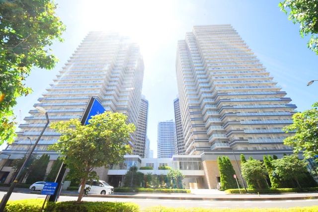 【横浜市西区みなとみらいのマンションの建物外観】