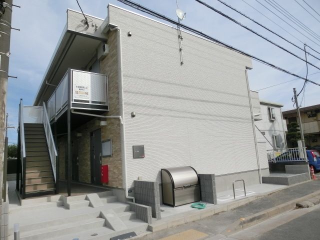 【千葉市美浜区真砂のアパートの建物外観】