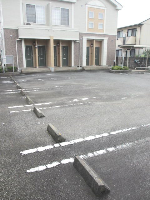 【南さつま市加世田村原のアパートの駐車場】