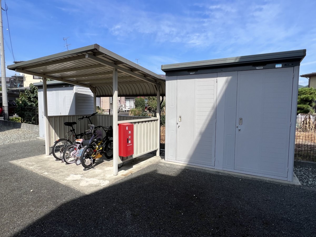 コンビニ　セブンイレブン山形花楯2丁目店（コンビニ）まで616m