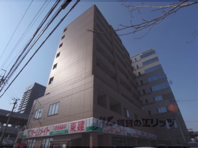 京都市伏見区竹田藁屋町のマンションの建物外観