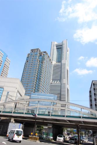 【横浜市西区花咲町のマンションのショッピングセンター】