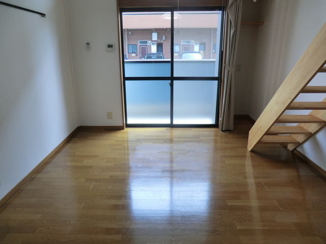 居室・リビング　☆南向きのお部屋☆