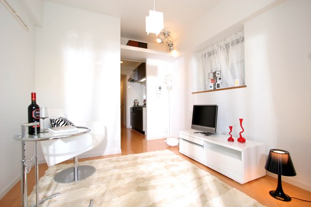 居室・リビング　こちらのリビングで趣味の時間をお楽しみください