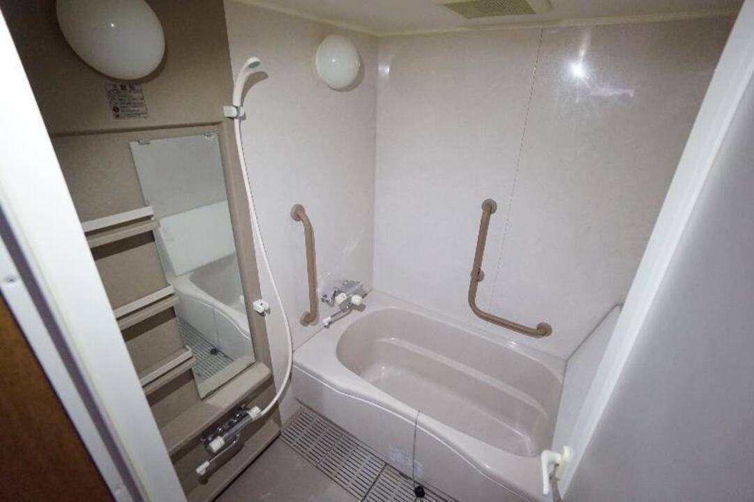 バス・シャワールーム　浴室