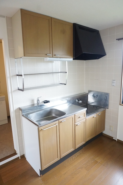 キッチン　窓のある解放感のあるキッチン