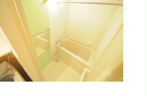 バス・シャワールーム　かわいいカラーパネル