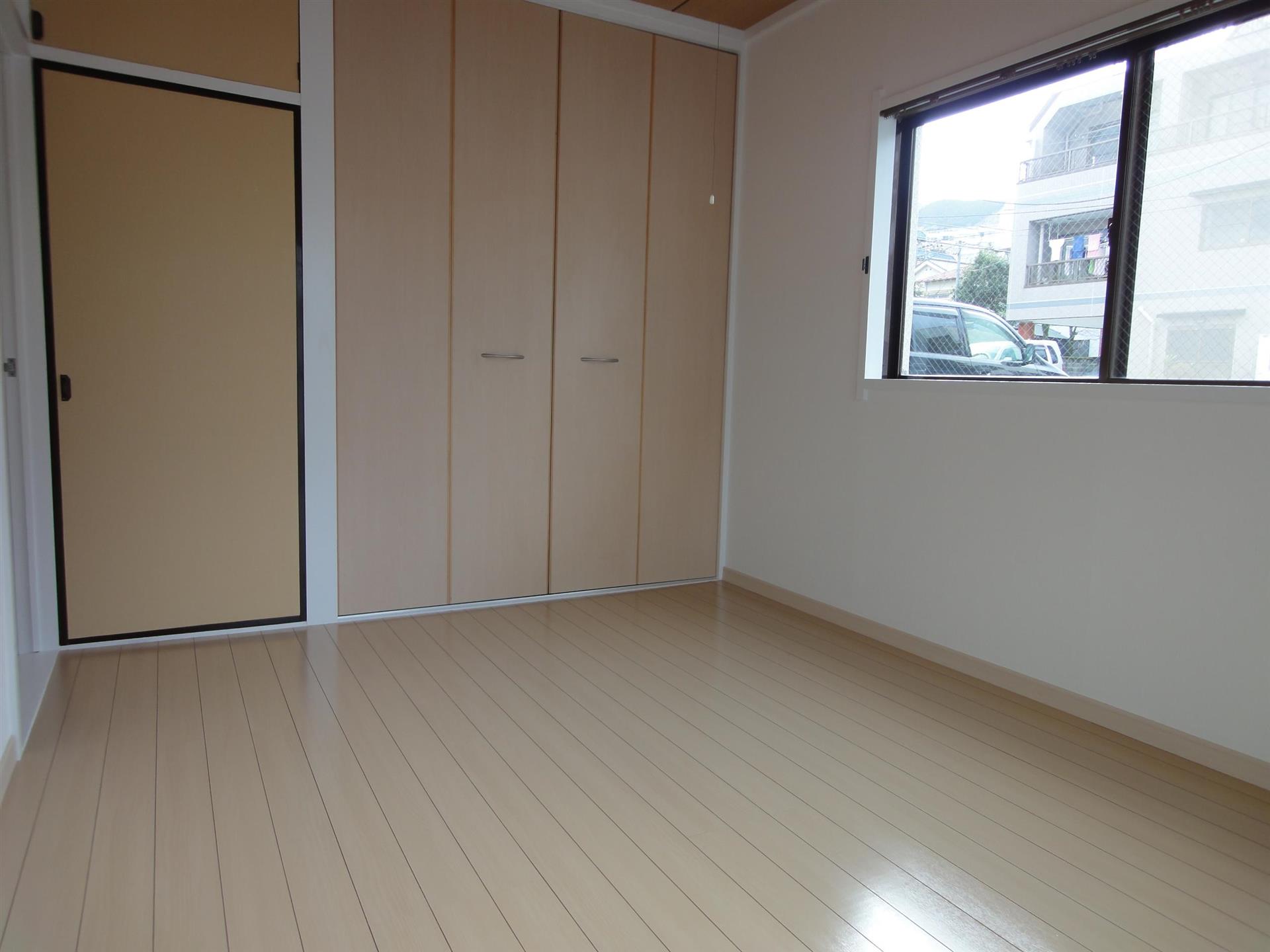 その他　収納付洋室