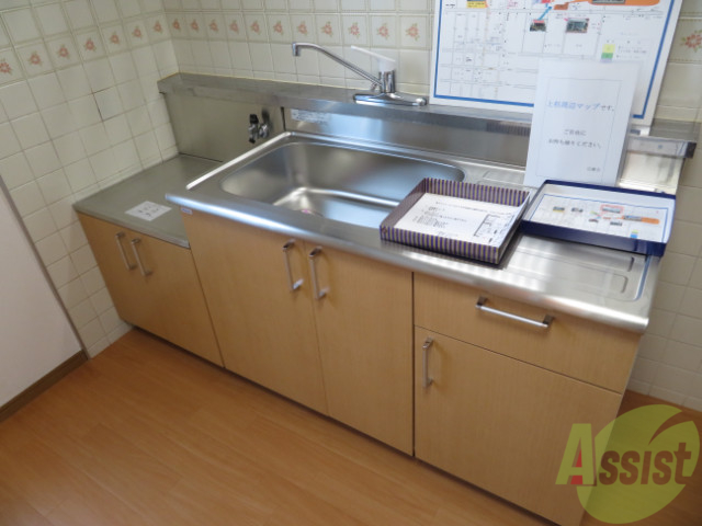 キッチン　こちらはキッチン。調理スペースもあり使いやすそうです。