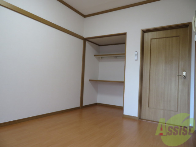 その他部屋・スペース　こちらは６帖の寝室です。シンプルで落ち着きのあるお部屋です。