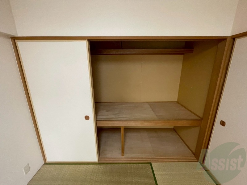 収納　寝室の収納です。部屋がすっきり片付きます。