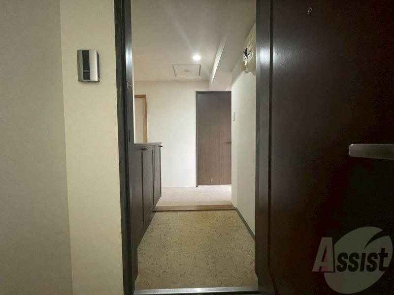 玄関　玄関の様子です。明るい印象ですね。気分もあがりそう。