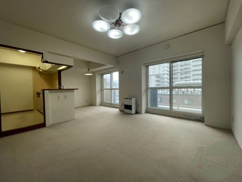 居室・リビング　広くてキレイなお部屋が広がっていて、充実した生活が送れそう。