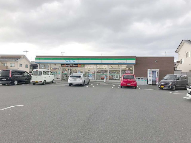 コンビニ　ファミリーマート郡山富久山久保田店（コンビニ）まで1061m