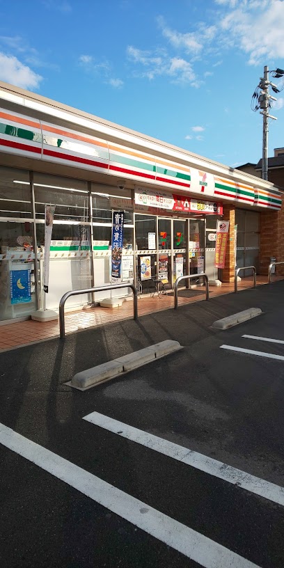コンビニ　セブンイレブン 大阪加島3丁目店（コンビニ）まで200m