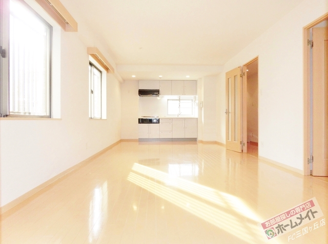 居室・リビング　１８帖２面採光