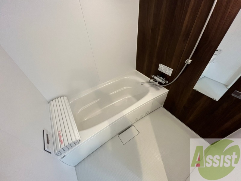 バス・シャワールーム　お風呂になります。一日の疲れを癒してくださいね。