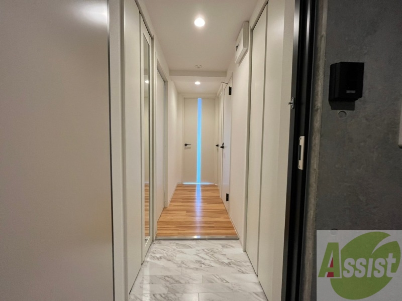 玄関　玄関の様子です。明るい印象ですね。気分もあがりそう。