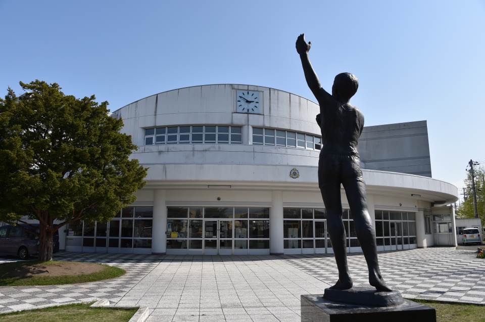 小学校　札幌市立平岡中央小学校（小学校）まで570m