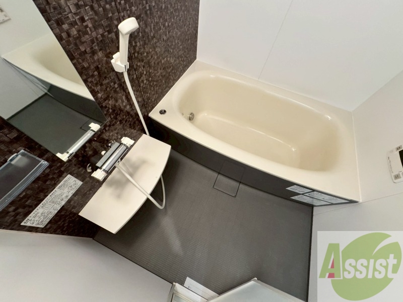 バス・シャワールーム　お風呂になります。一日の疲れを癒してくださいね。