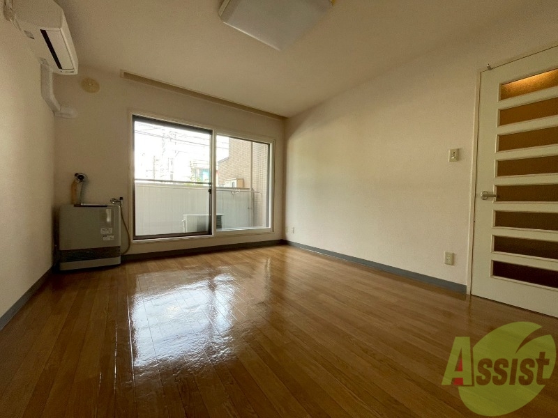 居室・リビング　広くてきれいなリビングです！快適に過ごせそうですね。