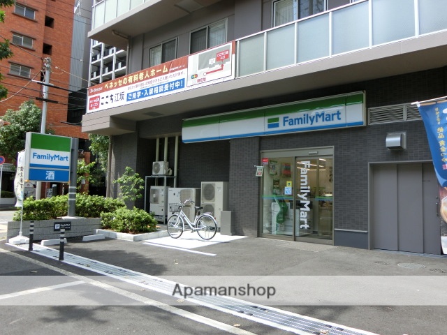コンビニ　ファミリーマート（コンビニ）まで424m