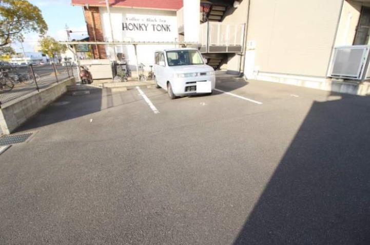 駐車場　エントランス