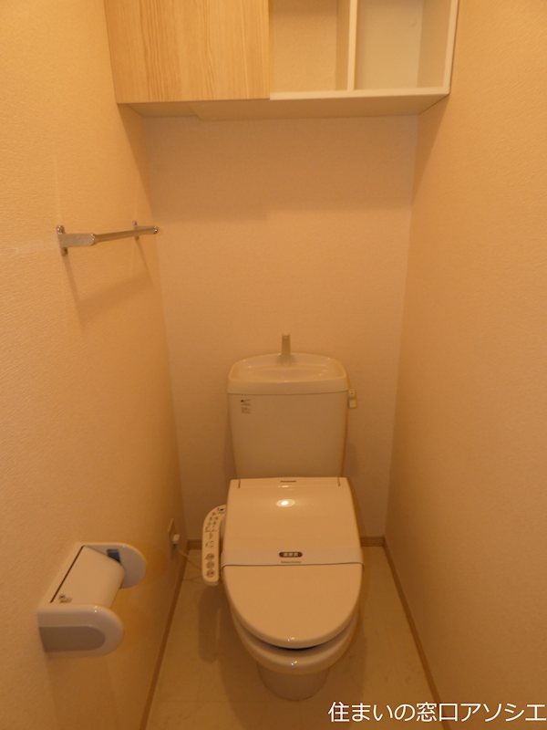 トイレ　ウォシュレット便座