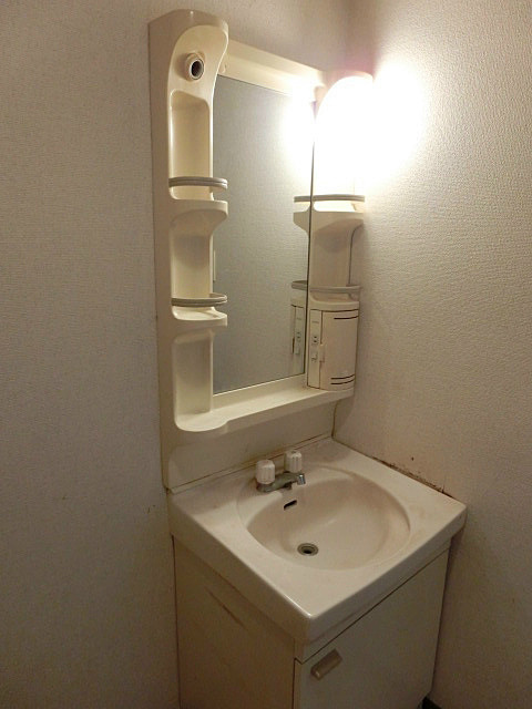 洗面設備　リフォーム前 ※現況優先となります。