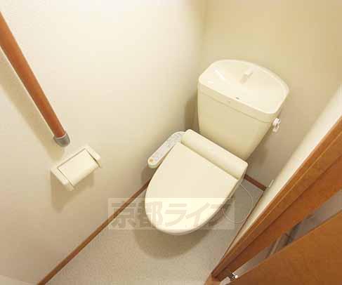 トイレ　ウォシュレット付きのトイレです。