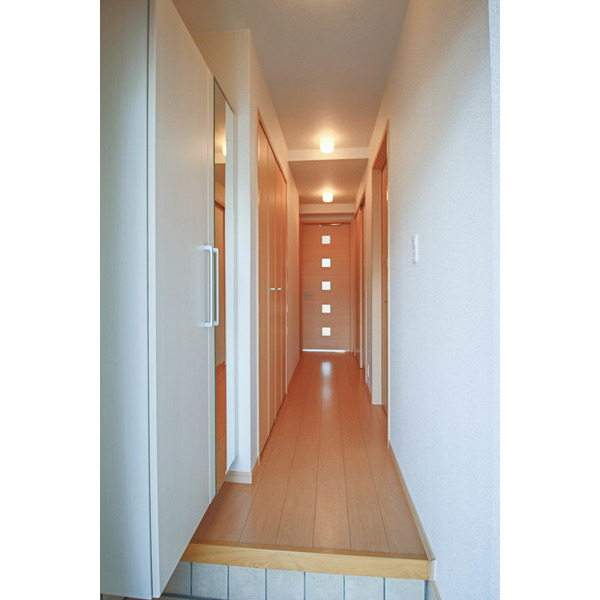 玄関　同じ建物の別のお部屋