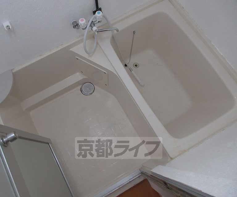 バス・シャワールーム　コンパクトなお風呂です